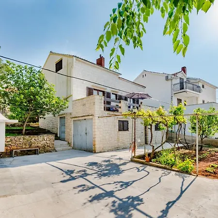 Duje Apartament *