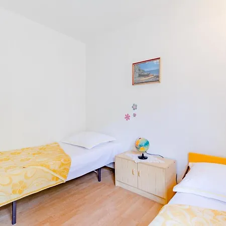 Duje Apartament