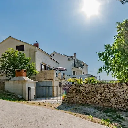 Duje Apartament Supetar